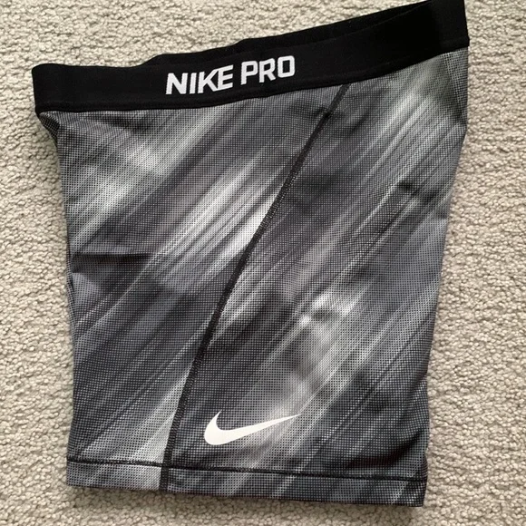 Nike Pro Shorts - Picture 4 of 10